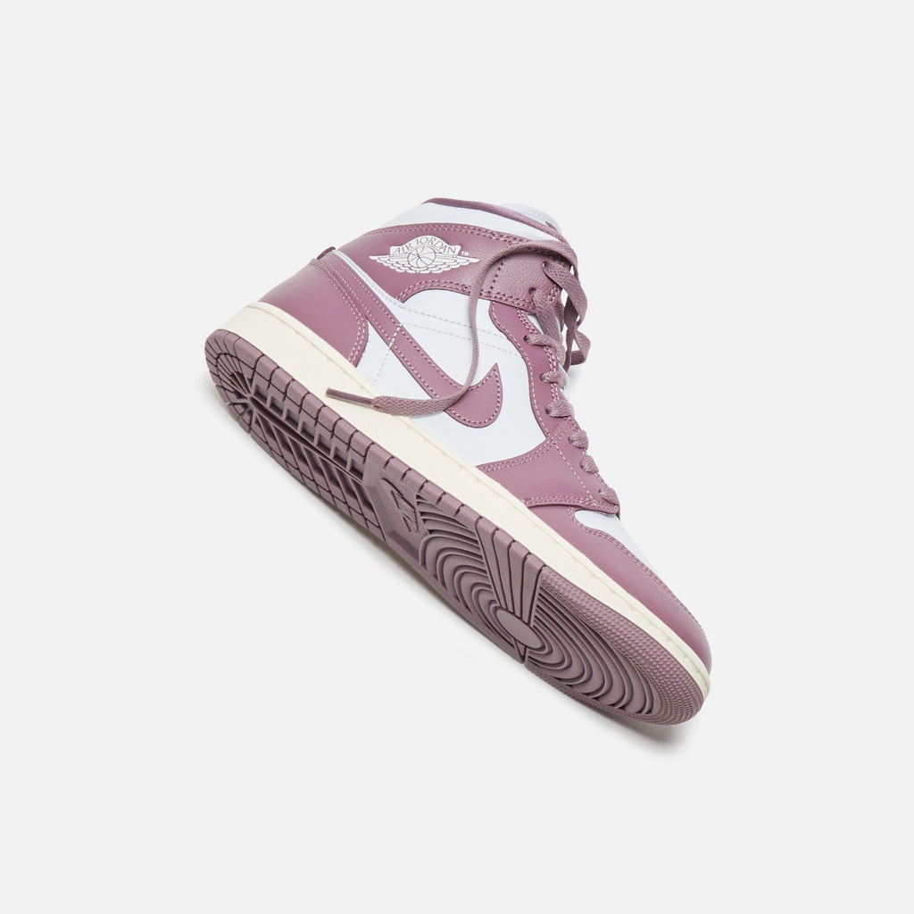 Nike WMNS Air Jordan 1 Mid - Pure Platinum / Sky J Mauve / Sail
