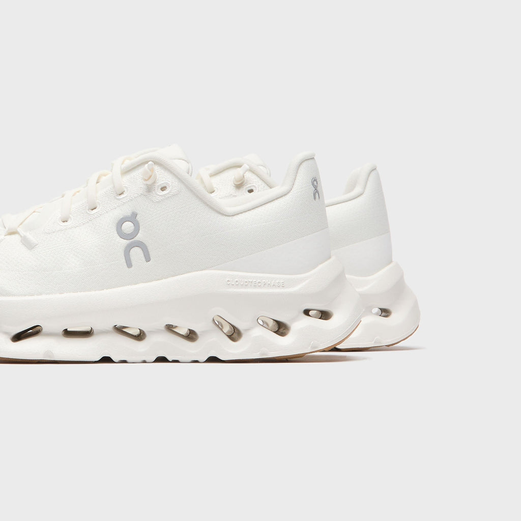 On Running WMNS Cloudtilt - White / Ivory