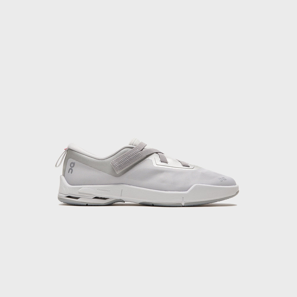 On Running WMNS Cloudnova Moon - Wolf / Alloy