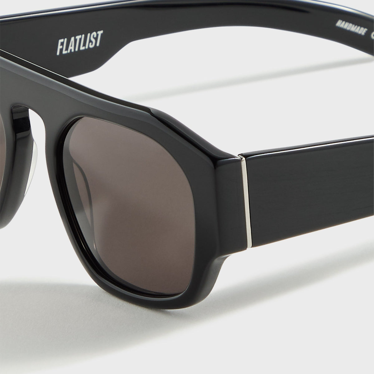 Flatlist Shade 02 - Solid Black / Solid Black Lens