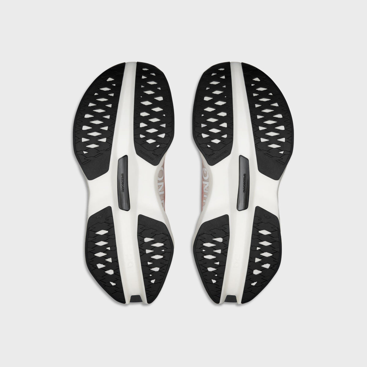 On Running Cloudboom Max - White / Pearl