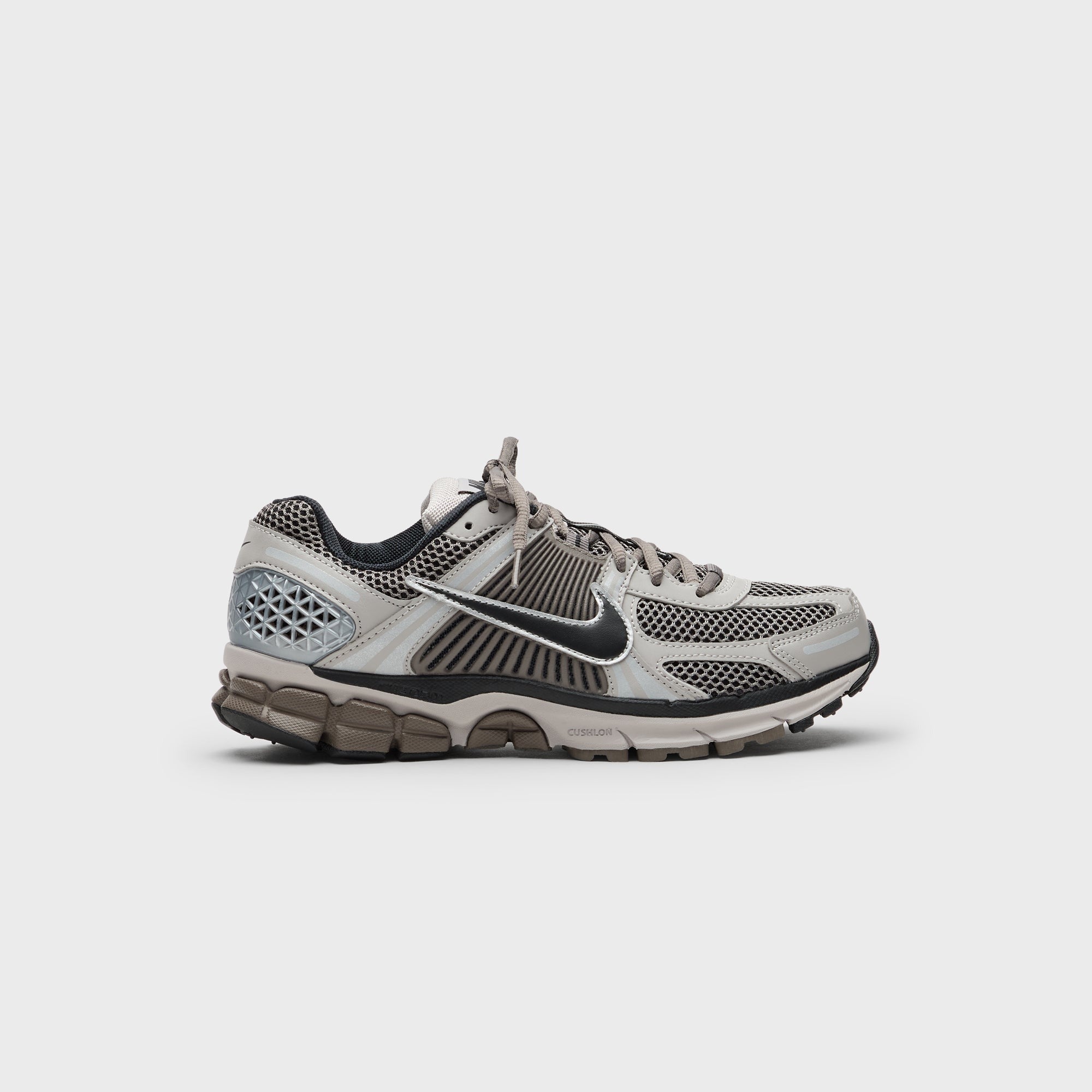 Nike Zoom Vomero 5 - College Grey / Black / Cave Stone