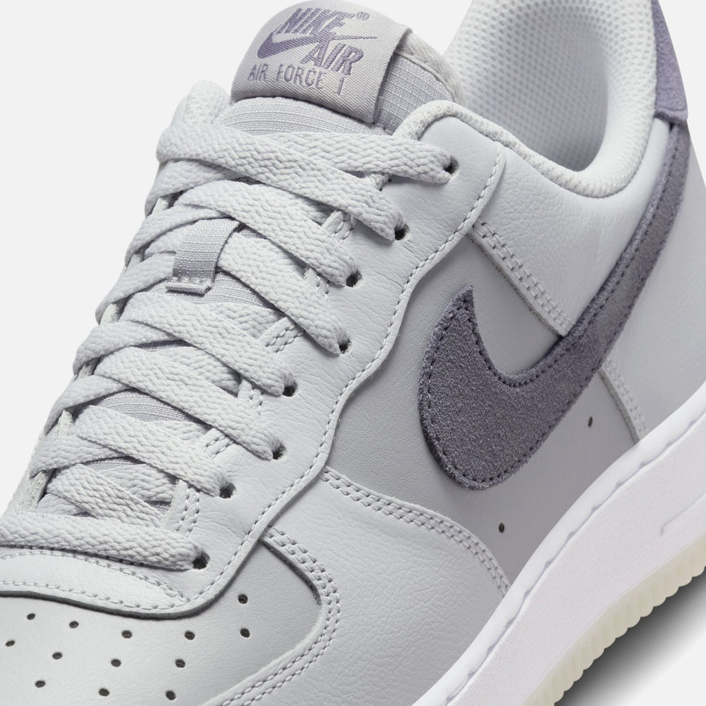 Nike Air Force 1 '07 Lv8 - Pure Platinum / Light Carbon