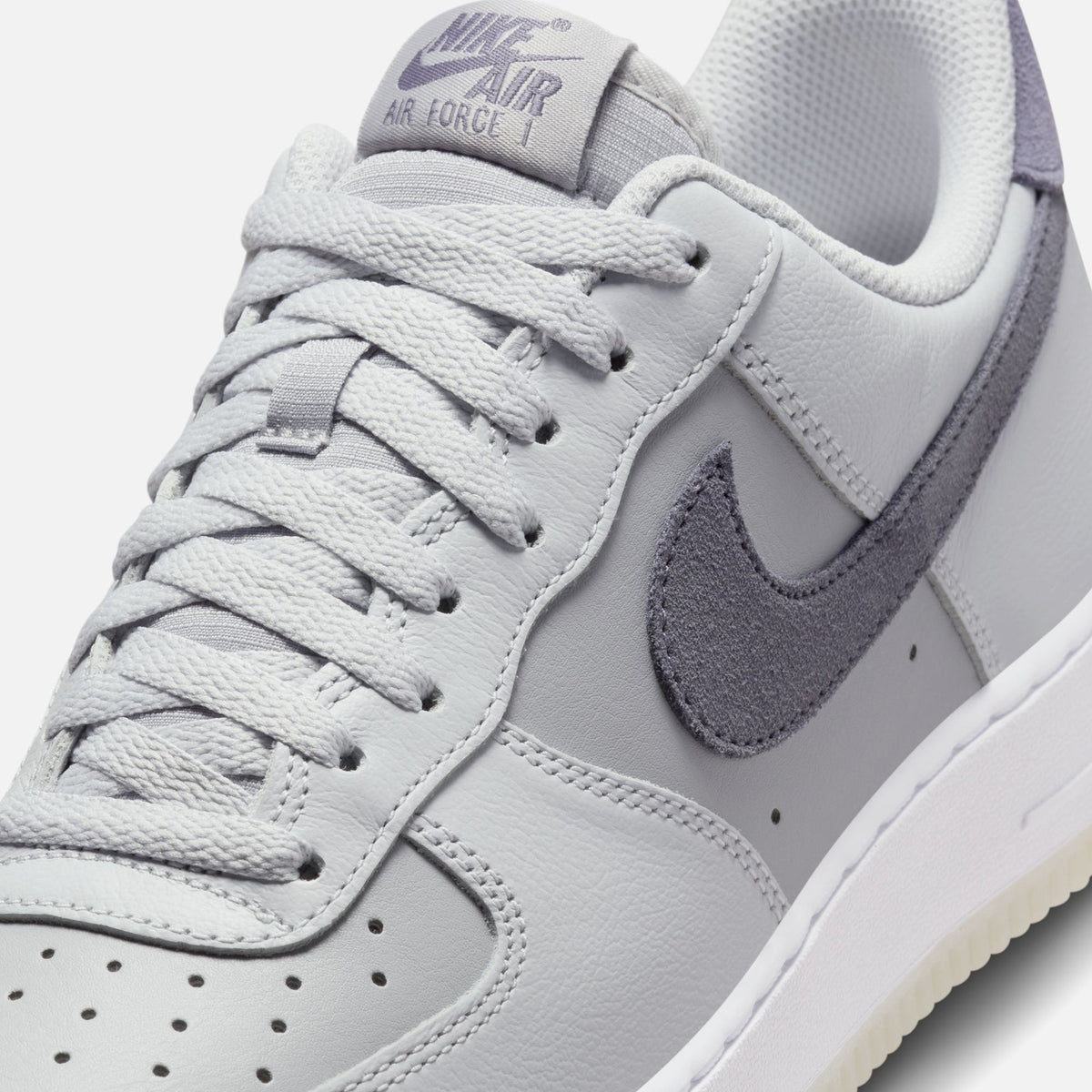 Nike Air Force 1 '07 Lv8 - Pure Platinum / Light Carbon