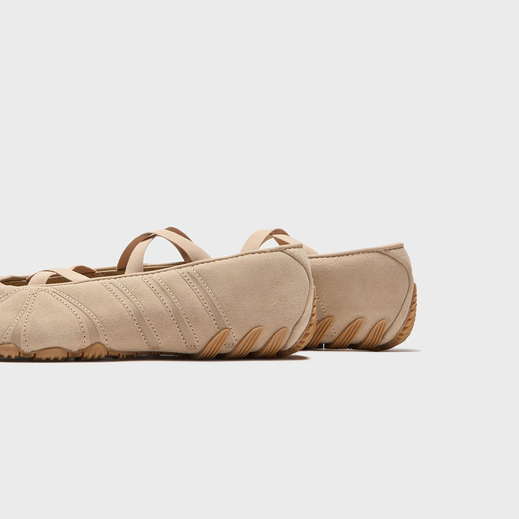 adidas WMNS Ghost Sprint Ballet - Magic Beige / Gum
