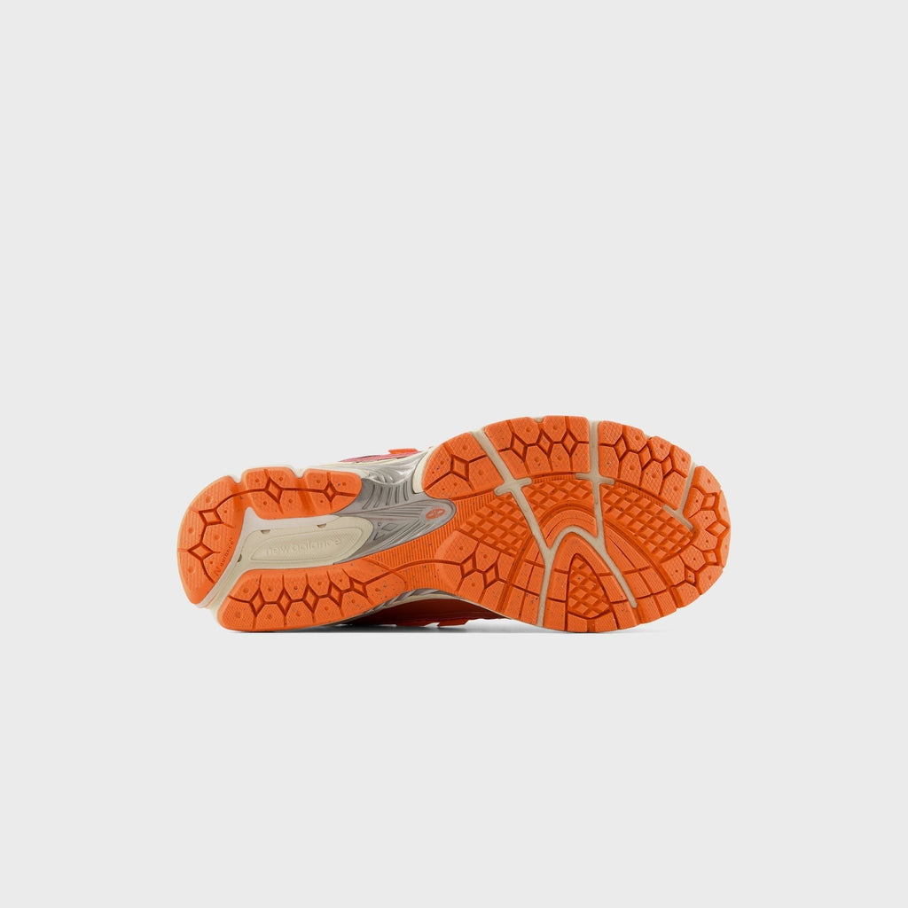 New Balance 1906R - Tangerine Heat / Stone Pink