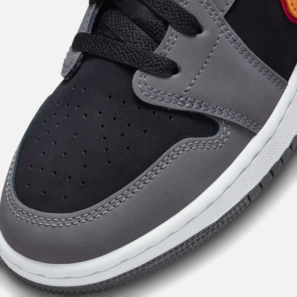 Nike GS Air Jordan 1 Low Se - Black / Vivid Orange / Light Graphite