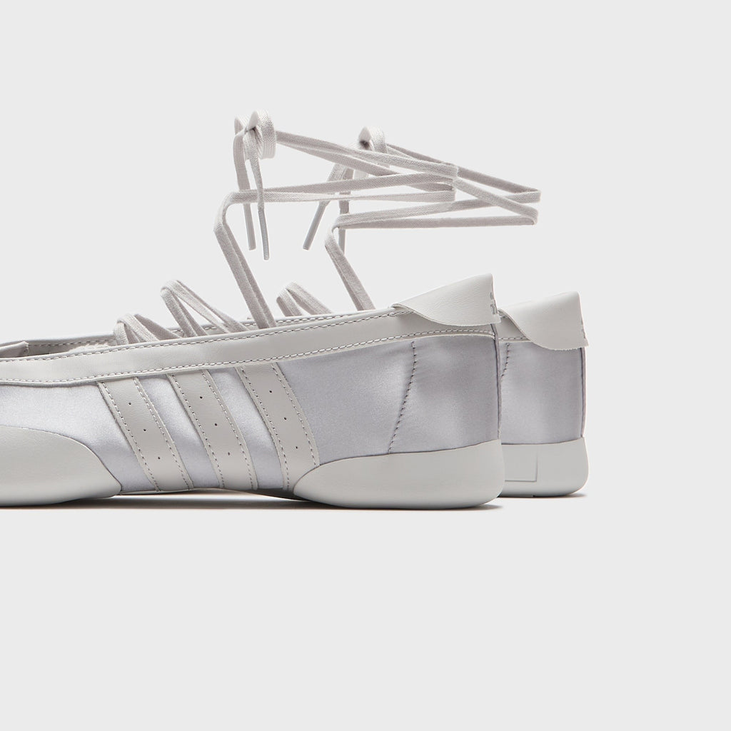 adidas WMNS Taekwondo Mei Ballet - Silver Metallic / Grey One / Cloud White