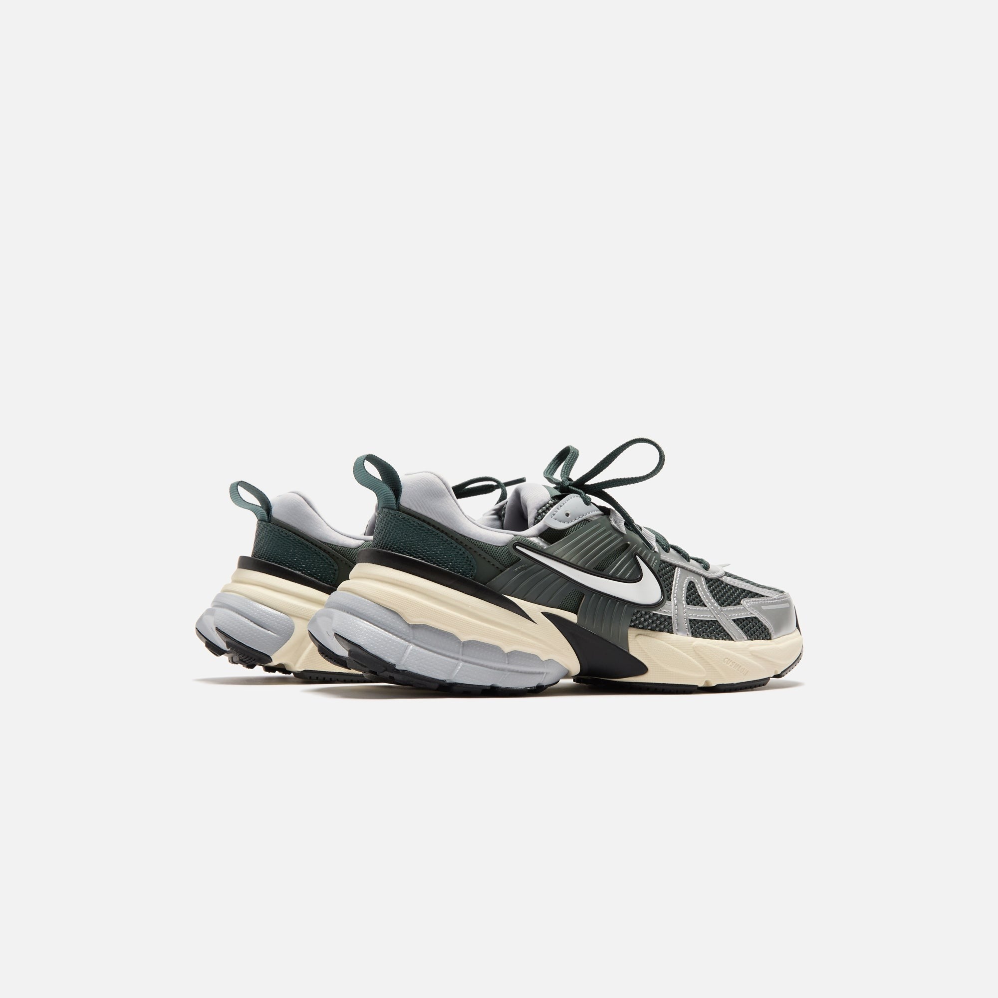 Nike V2K Run - Vintage Green / Vintage Green / Mineral