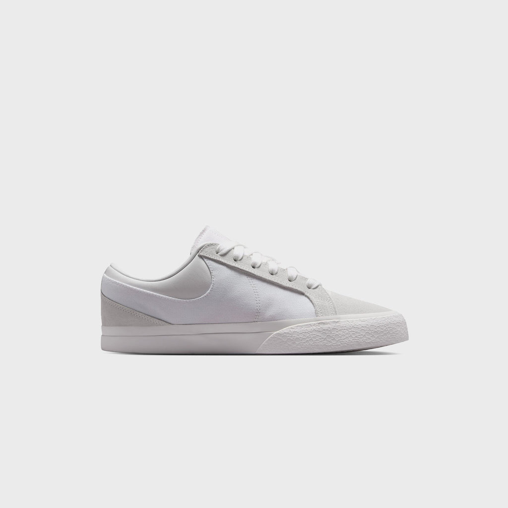 Nike Blazy - White / Sail