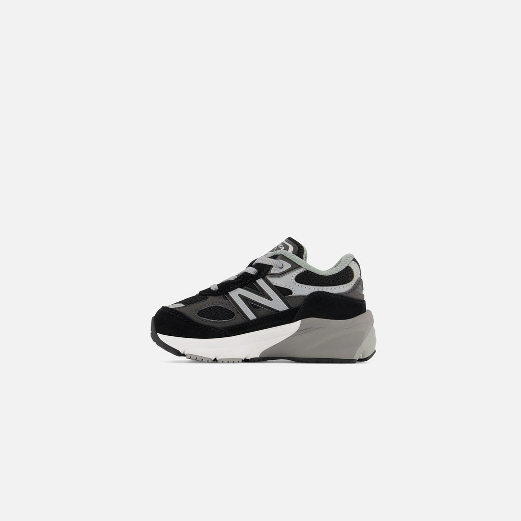 New Balance TD 990v6 - Black