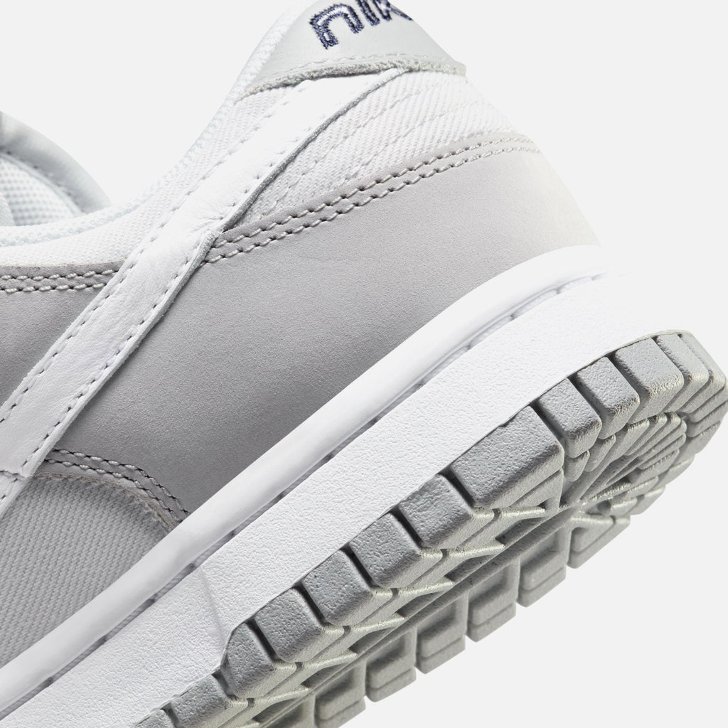 Nike WMNS Dunk Low Retro - Light Smoke Grey / White / Photon Dust