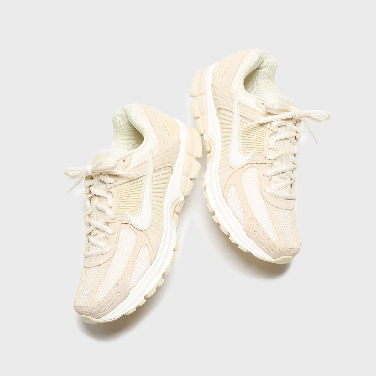Nike WMNS Zoom Vomero 5 - Beach / Sail / Light Khaki