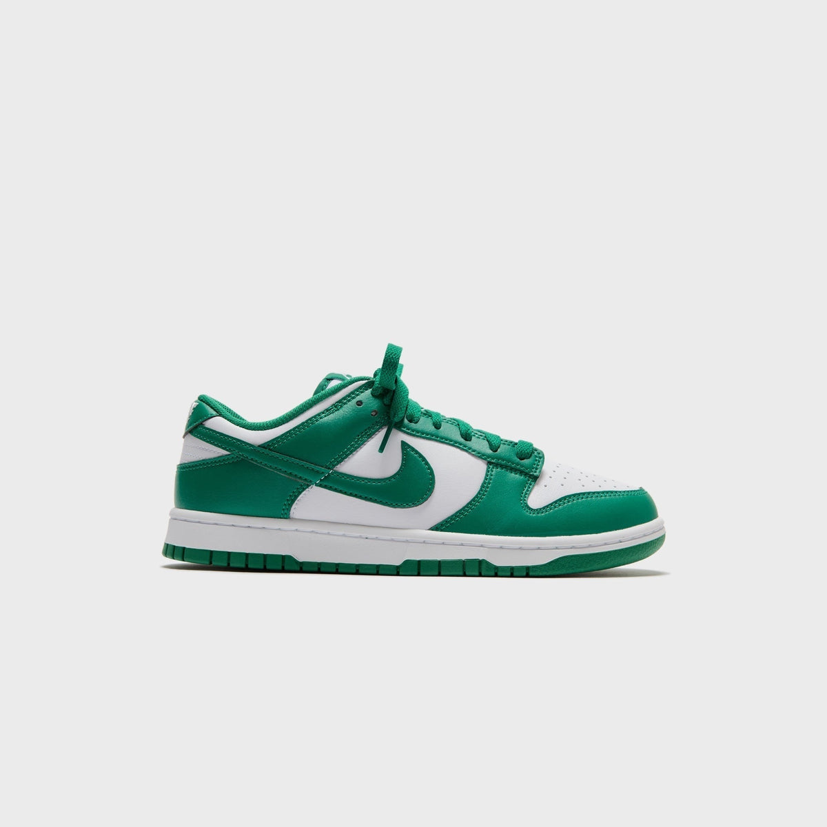 Nike Dunk Low Retro - White / Malachite