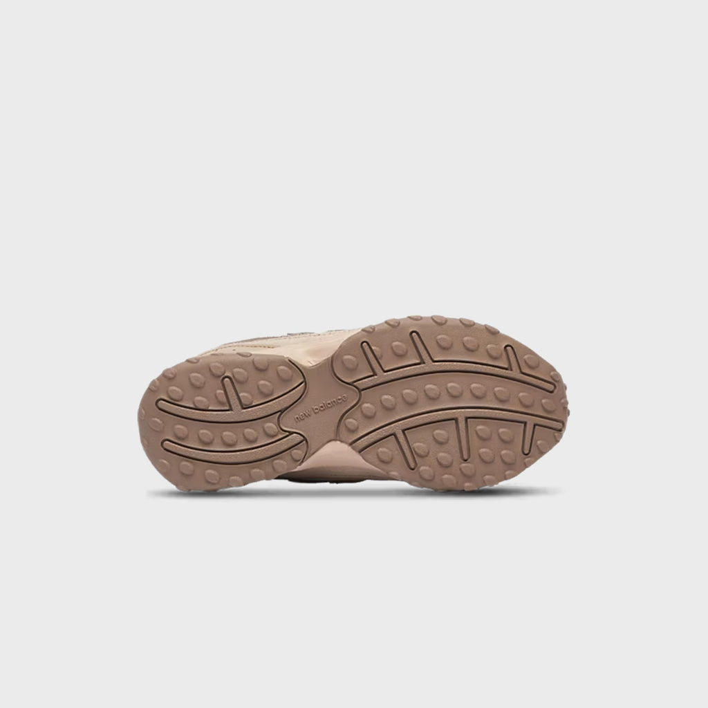 New Balance GS 204L - Driftwood / Sandstone