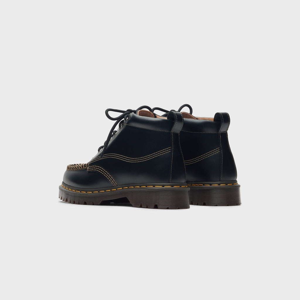 Dr. Martens Lowell Chukka - Black Orleans