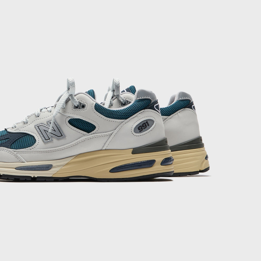 New Balance Made in UK 991v2 - Grey / Balsam / Total Eclipse