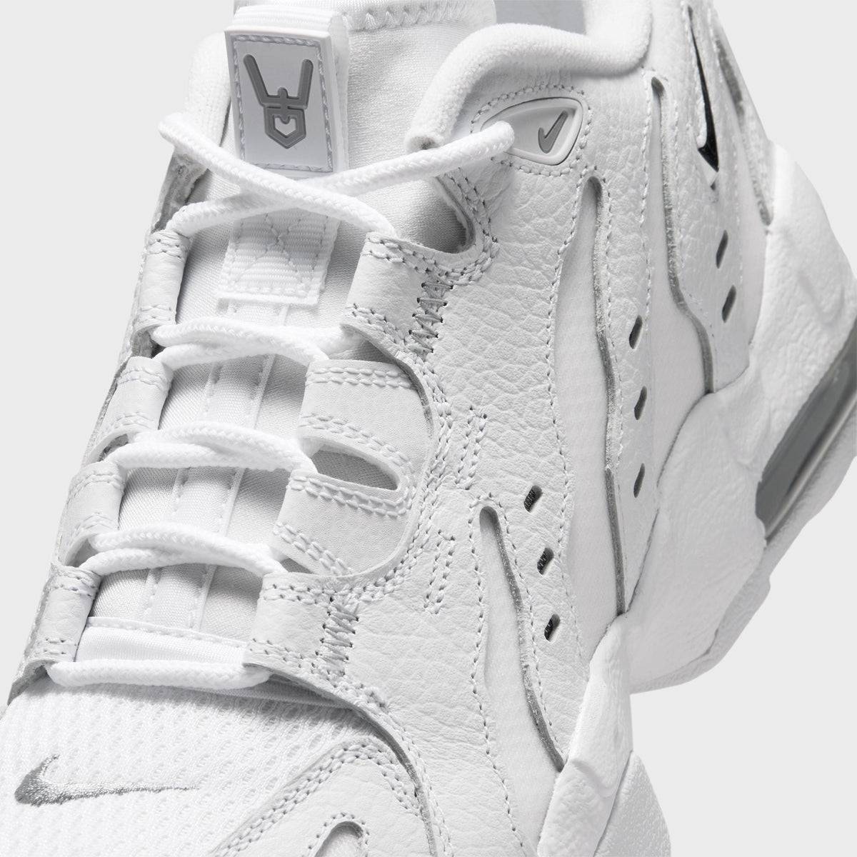 Nike Air DT Max '96 Low - White / Light Smoke Grey / Metallic Silver