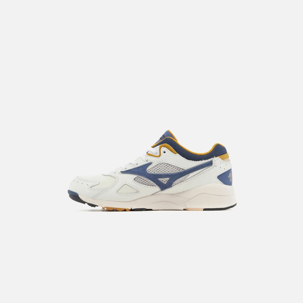 Mizuno Sky Medal - White / Purple Colourway