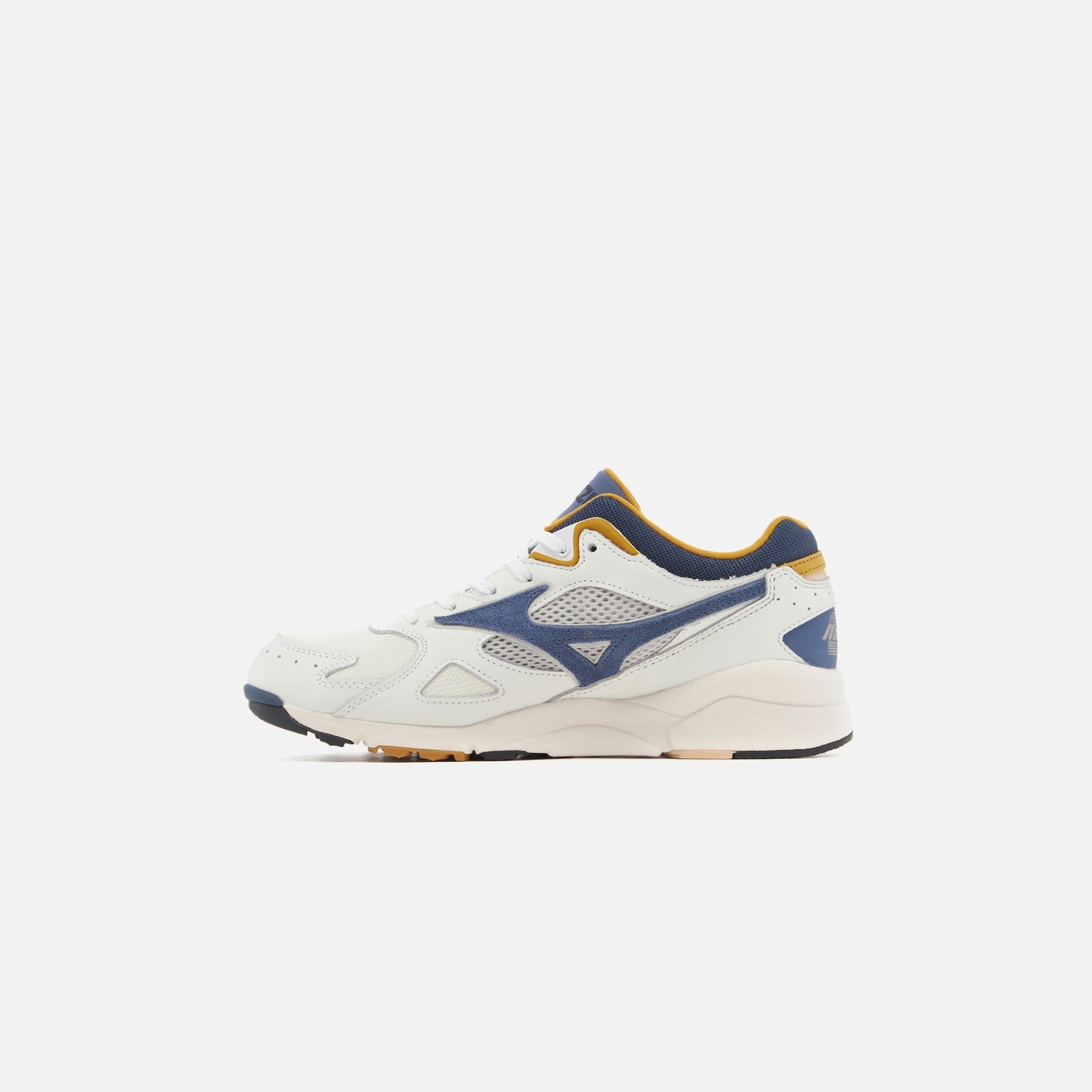 Mizuno Sky Medal - White / Purple Colourway