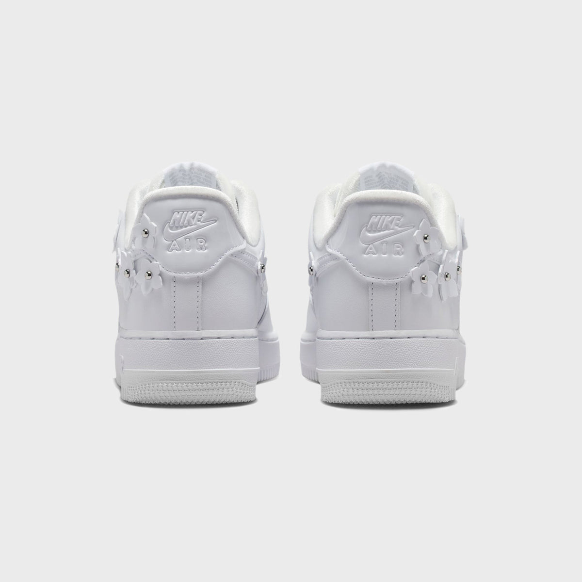 Nike WMNS Air Force 1 '07 - White / Wolf Grey / Metallic Silver