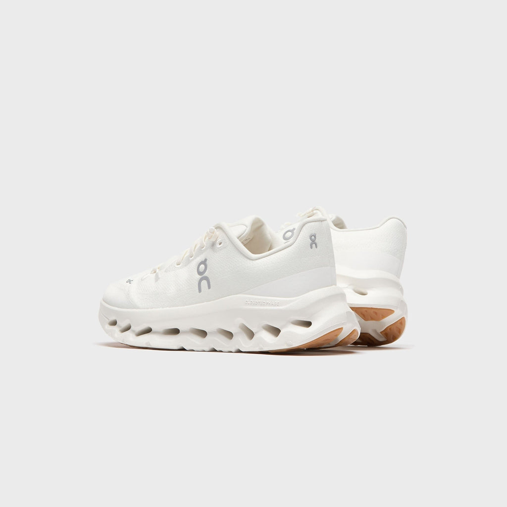 On Running WMNS Cloudtilt - White / Ivory