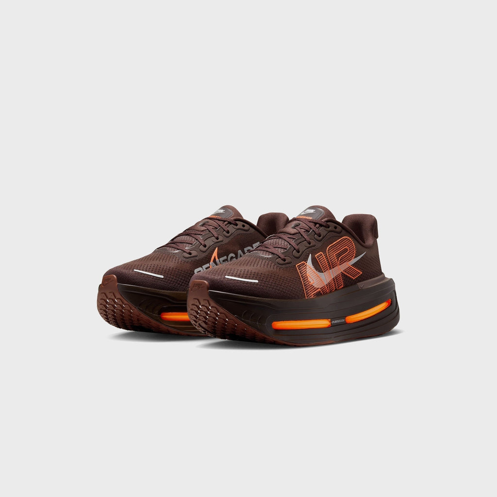 Nike x Renegade Running Vomero Premium - Brown Basalt / Hyper Crimson / Total Orange