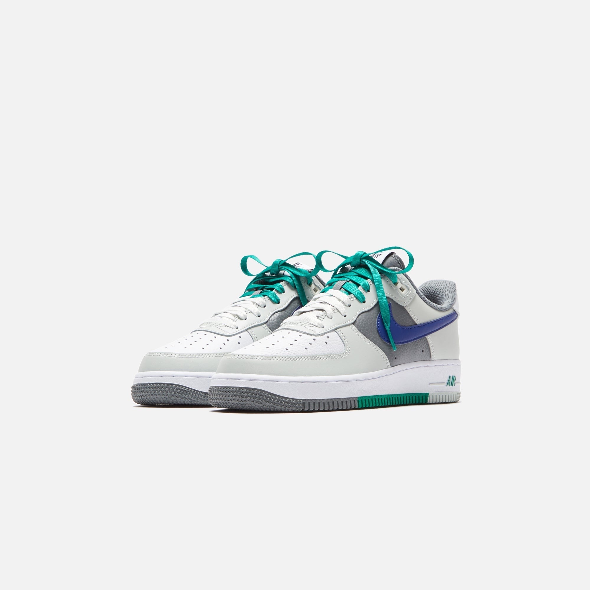 Nike Air Force 1 '07 Lv8 - Light Silver / White / Smoke Grey / Deep Royal Blue