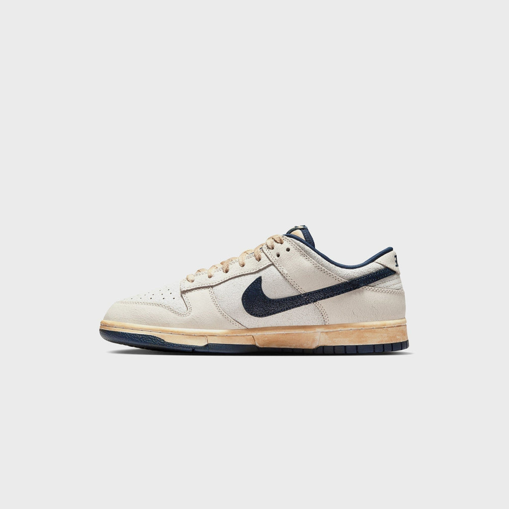Nike x Stranger Things Dunk Low - Phantom / Midnight Navy