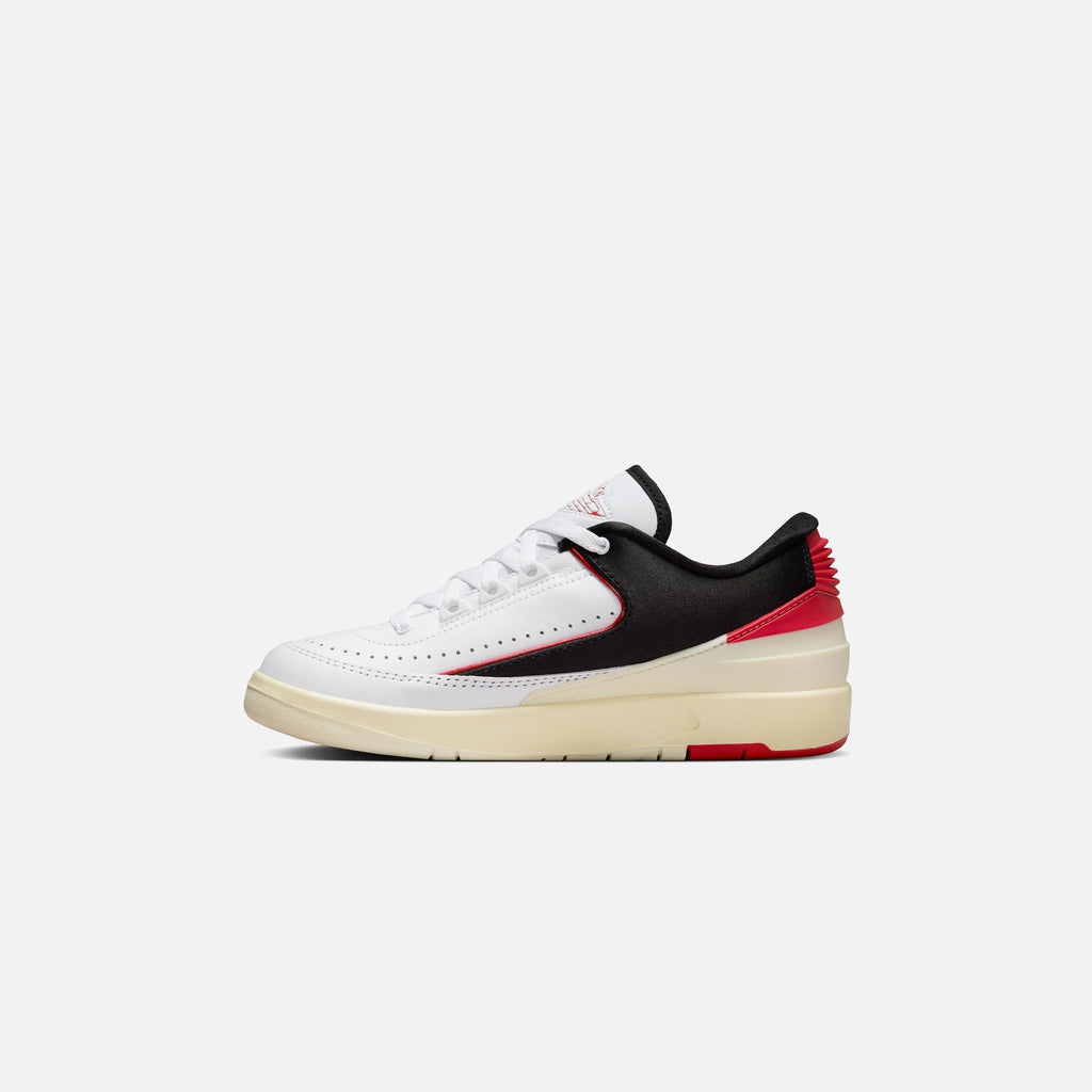 Nike WMNS Air Jordan 2 Retro Low - White / University Red / Black / Coconut Milk