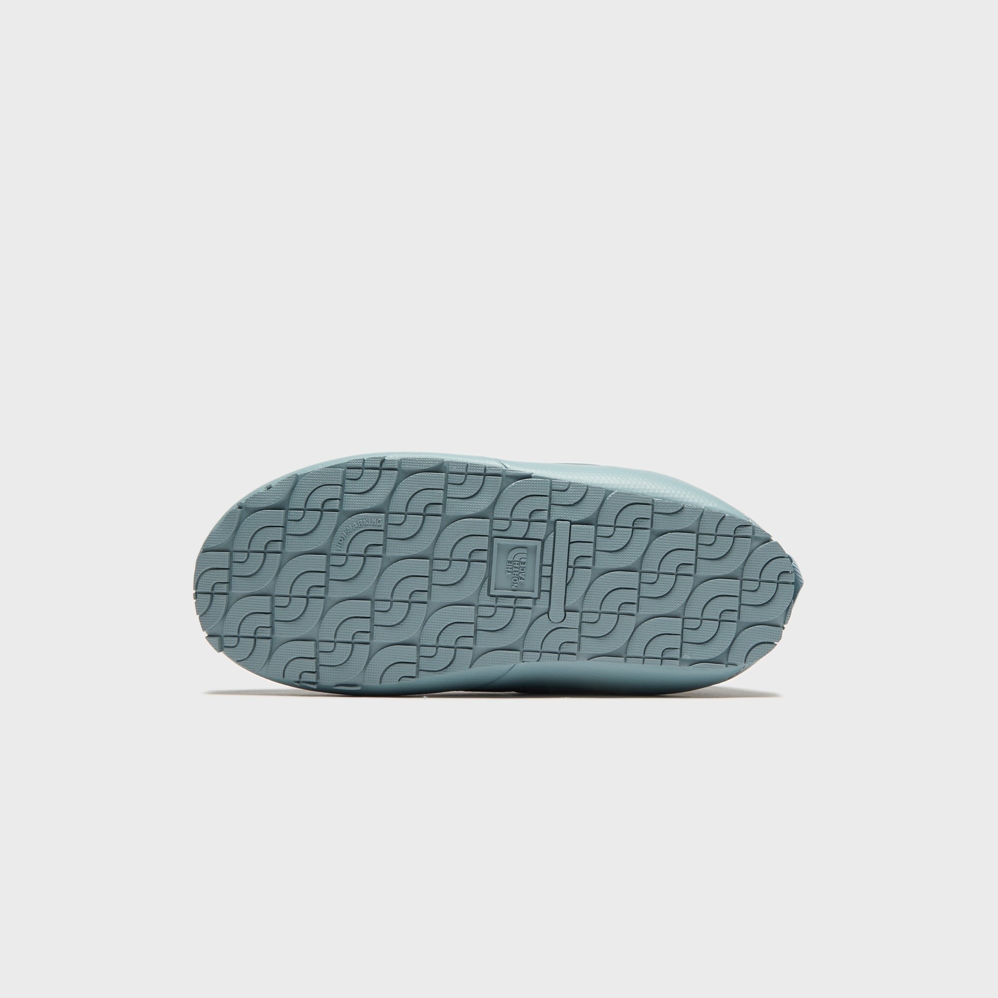 The North Face x SKIMS WMNS Thermoball Traction Mule V - Kyanite