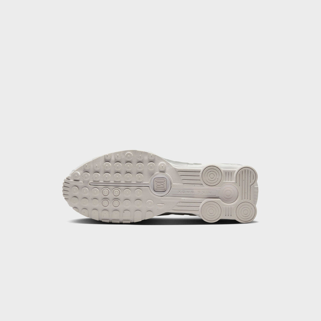 Nike Shox R4 - White / Metallic Silver / White / Bright Crimson
