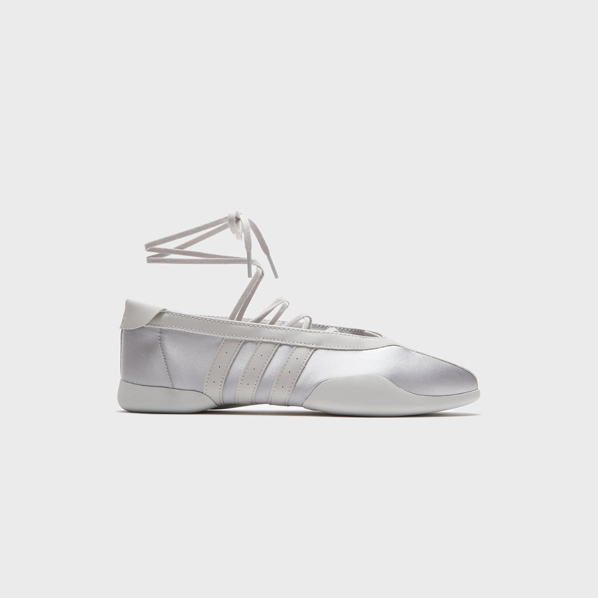 adidas WMNS Taekwondo Mei Ballet - Silver Metallic / Grey One / Cloud White