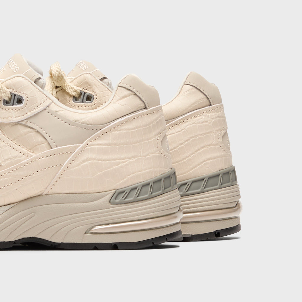 New Balance Made in UK 991v1 - Oyster Gray / Pistachio Shell / French Oak