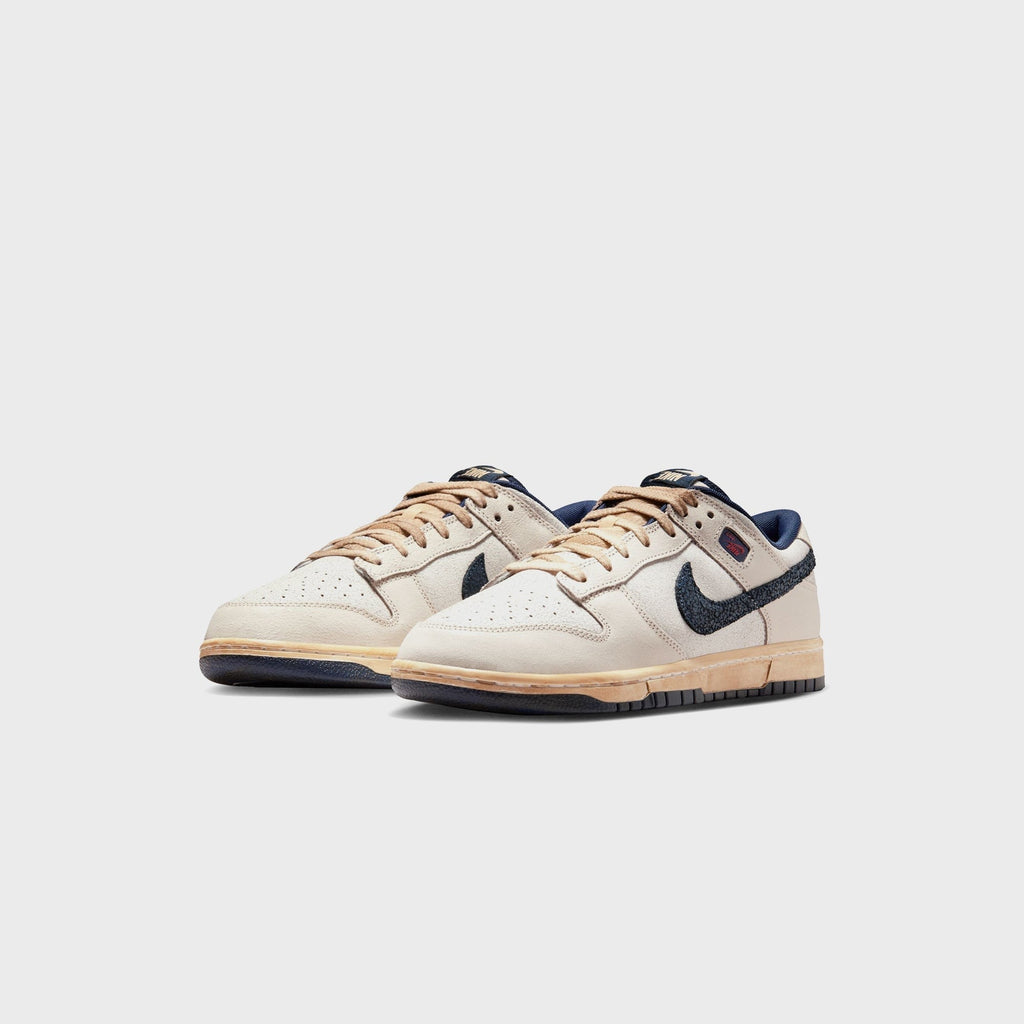 Nike x Stranger Things Dunk Low - Phantom / Midnight Navy