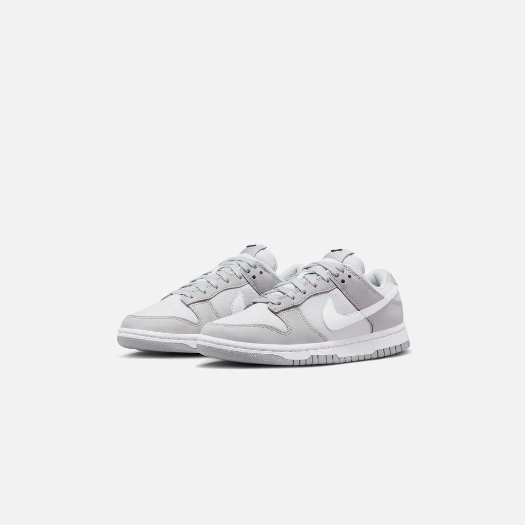 Nike WMNS Dunk Low Retro - Light Smoke Grey / White / Photon Dust