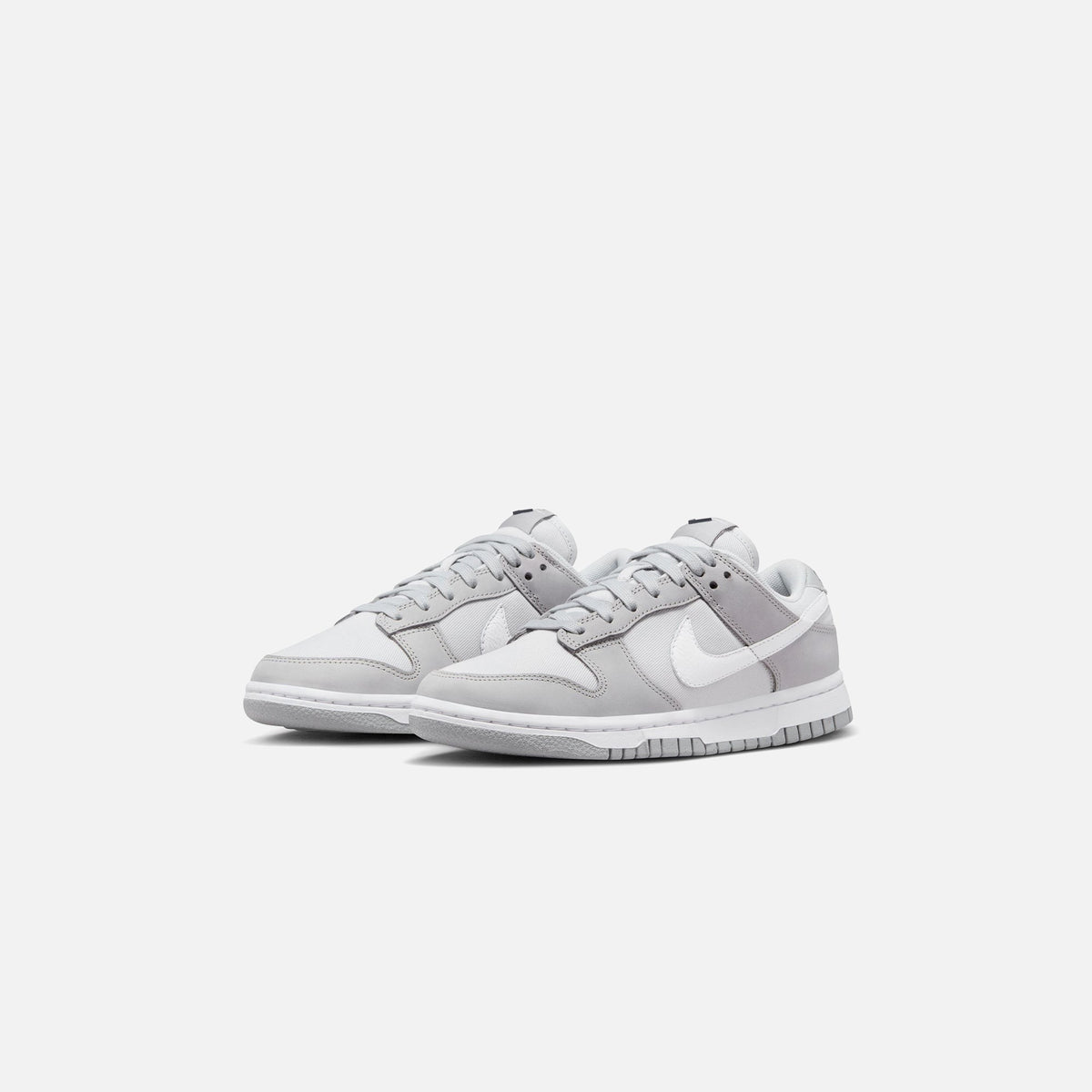 Nike WMNS Dunk Low Retro - Light Smoke Grey / White / Photon Dust