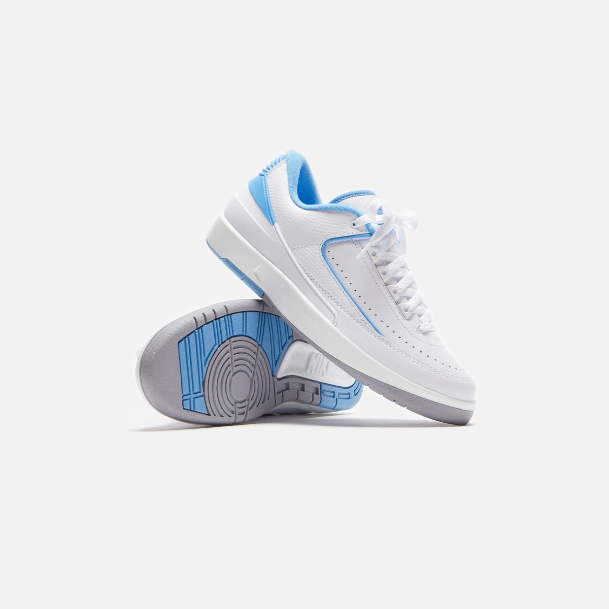 Jordan Air Jordan 2 Retro Low - White / University Blue / Cement Grey