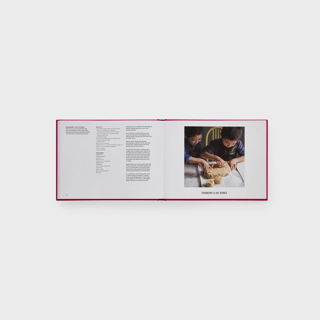 PHAIDON Breakfast Lunch Tea with Children