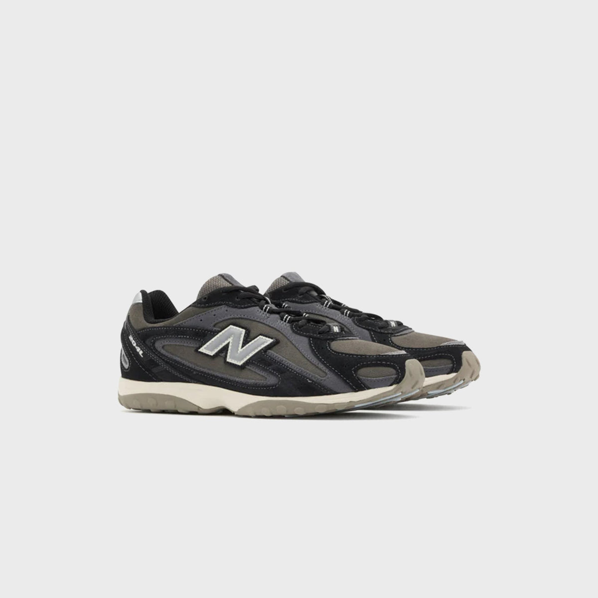 New Balance 204L - Black / Magnet