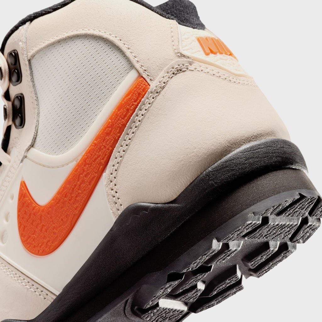 Nike Baltoro - Chalk / Safety Orange