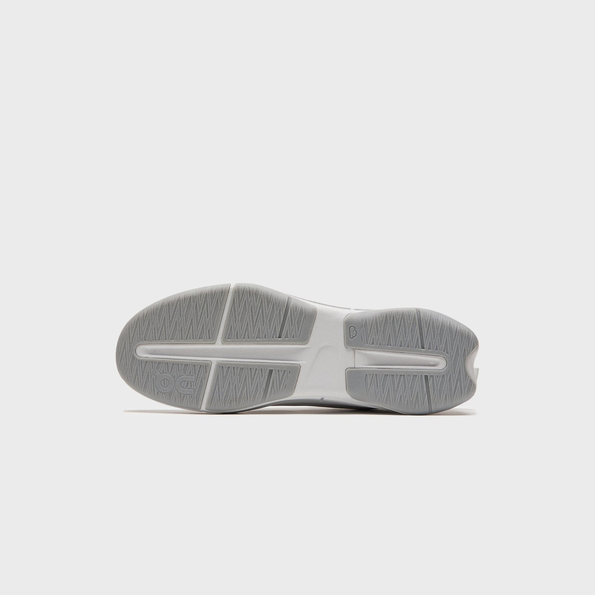 On Running WMNS Cloudnova Moon - Wolf / Alloy