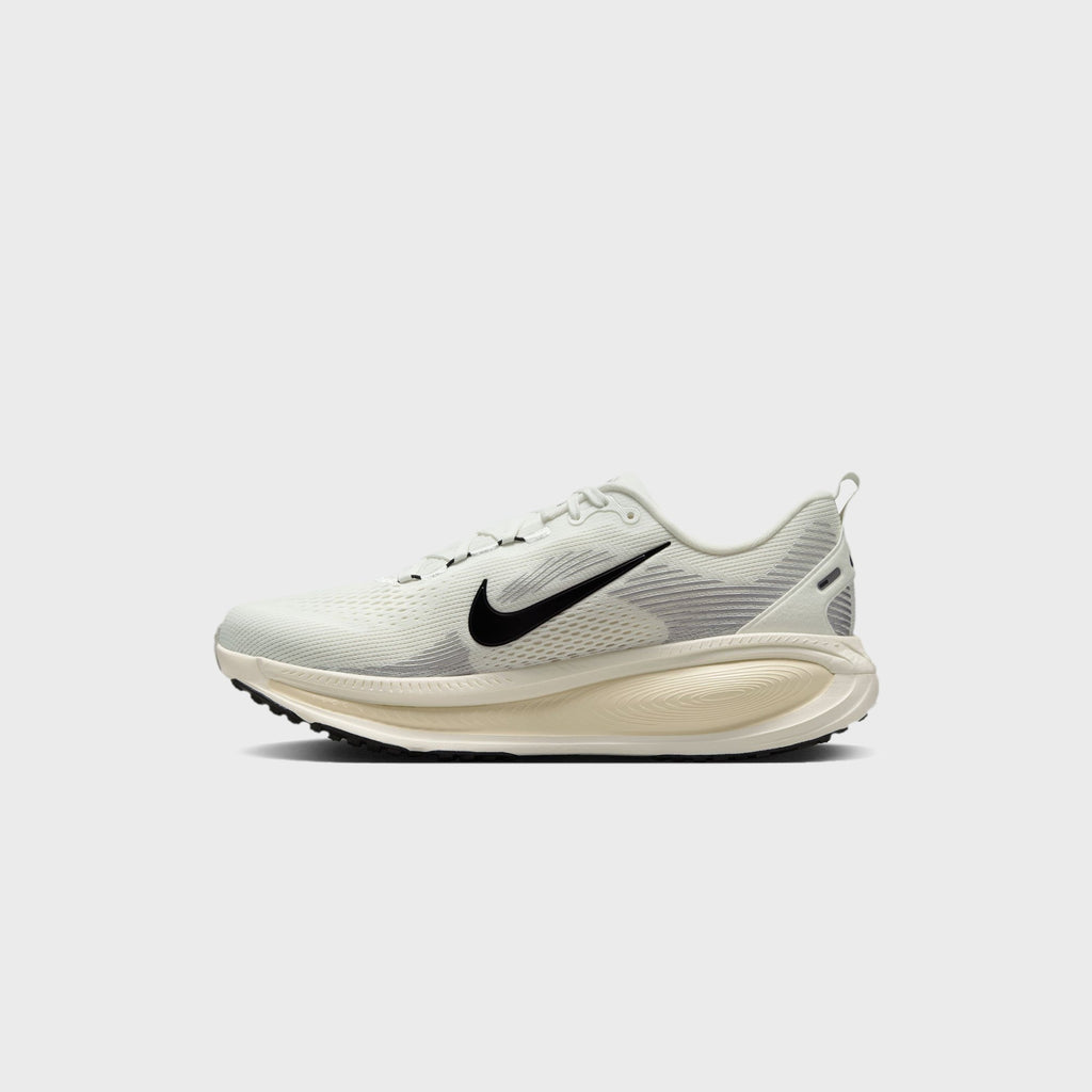 Nike Vomero 18 - Summit White / Black / Coconut Milk