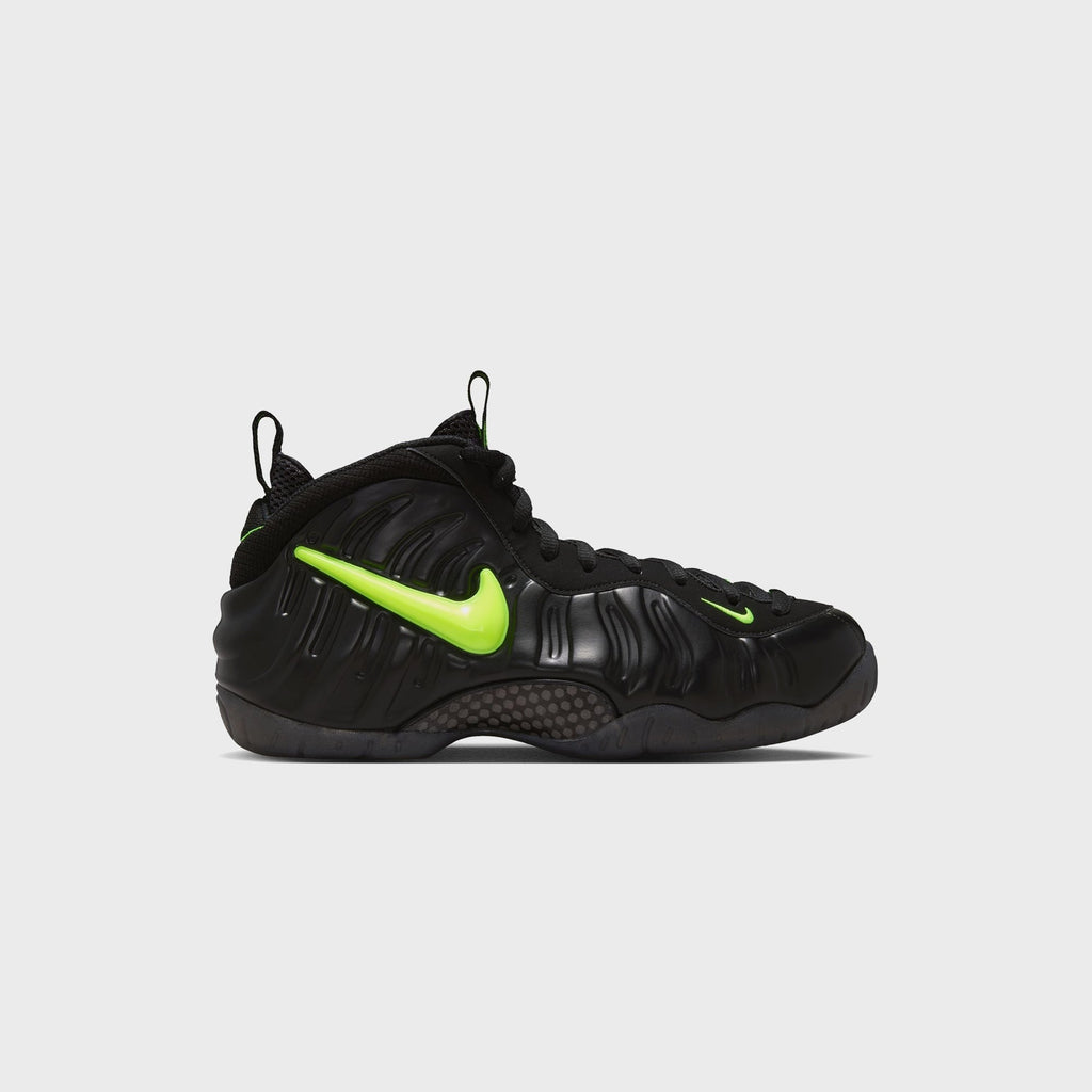 Nike Air Foamposite Pro - Black / Voltage Yellow