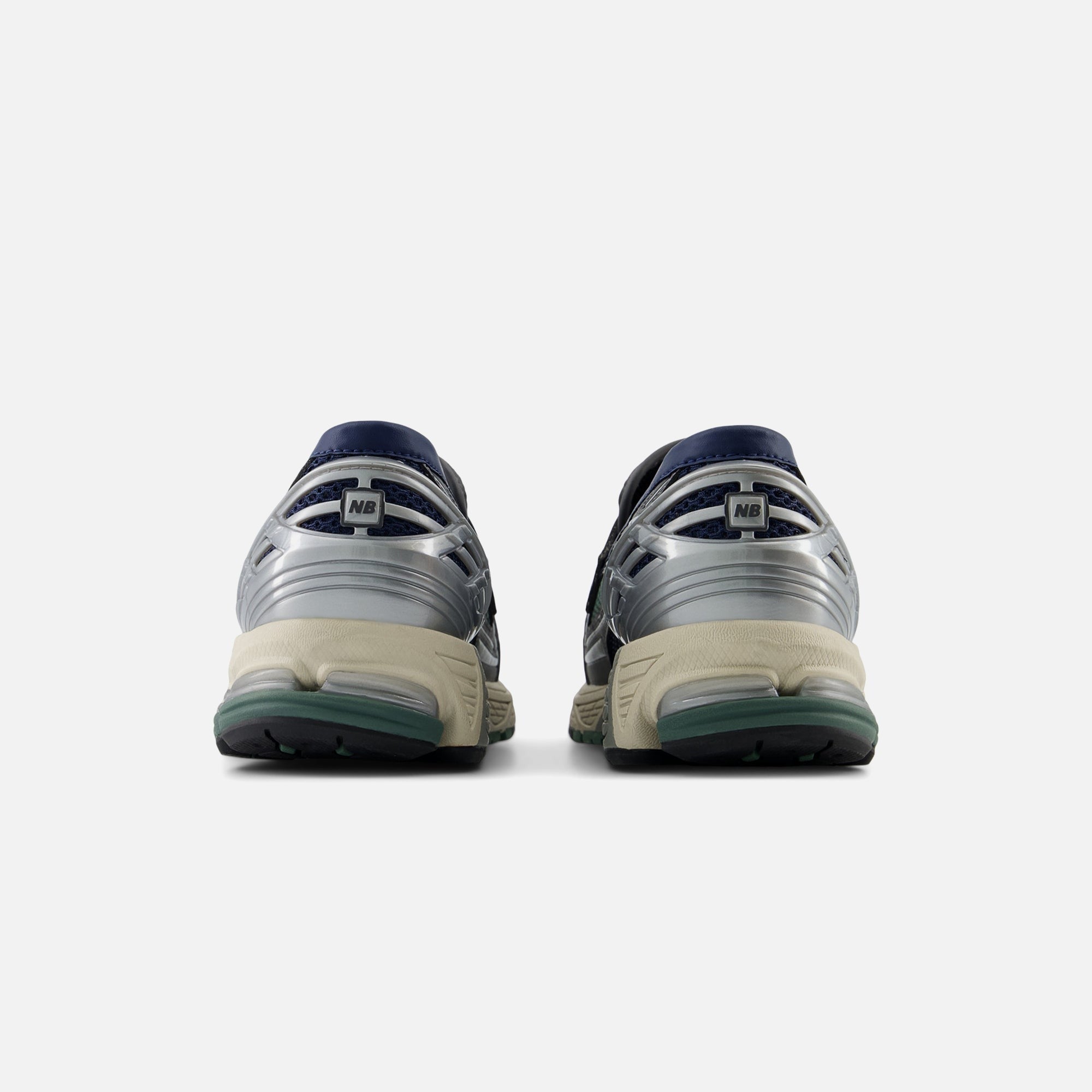 New Balance 1906L - Silver Metallic / Dark Juniper