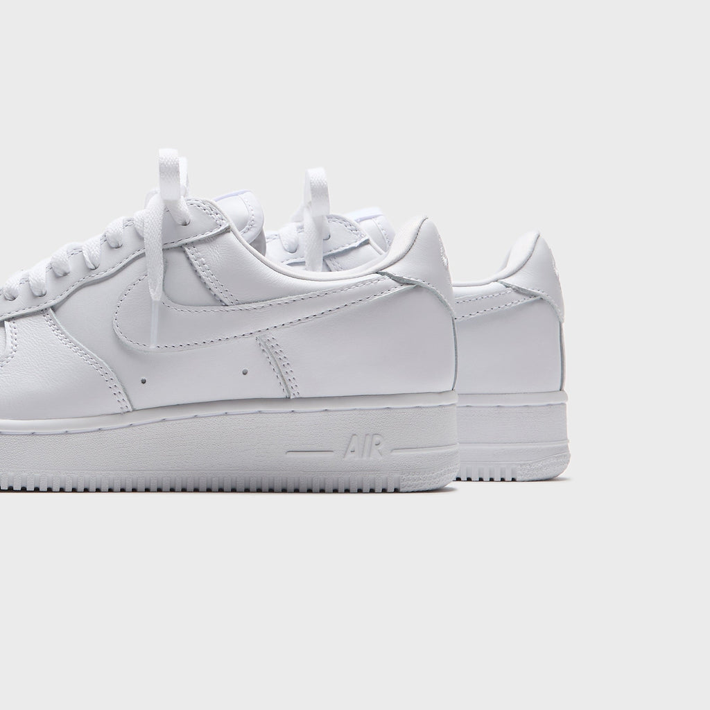 Nike Air Force 1 Low '01 "Triple White" - White