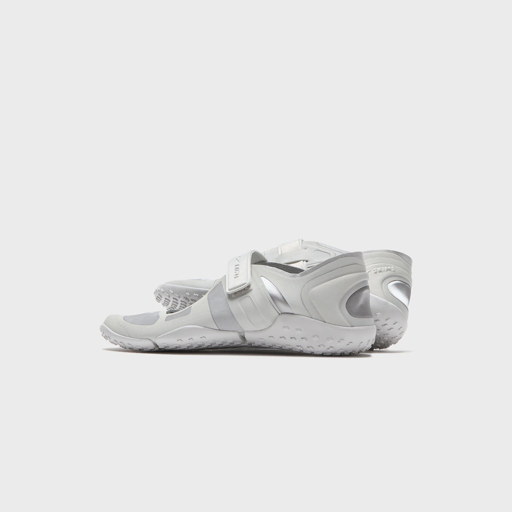NikeSKIMS WMNS Rift Satin - Night Silver / Base Grey