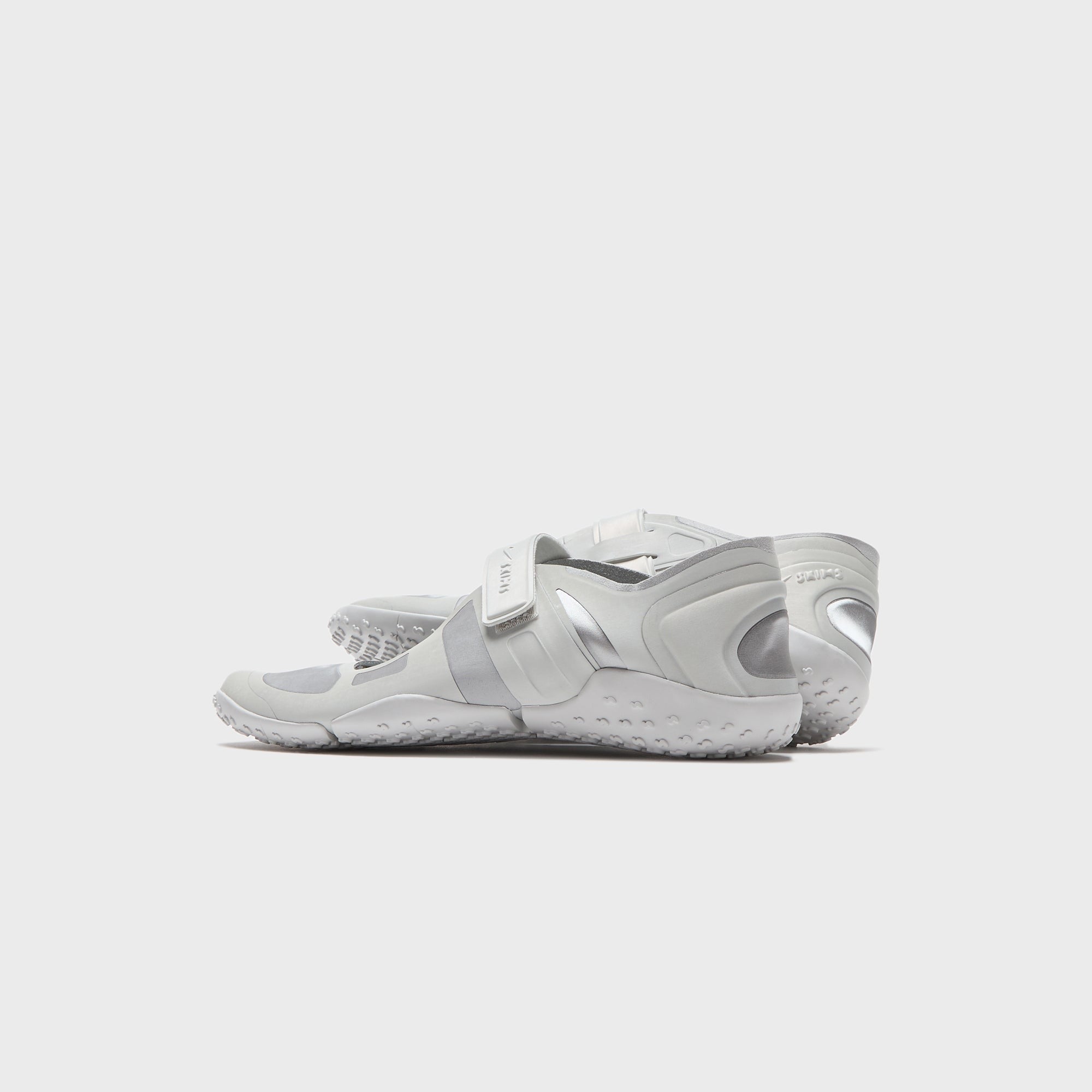 NikeSKIMS WMNS Rift Satin - Night Silver / Base Grey