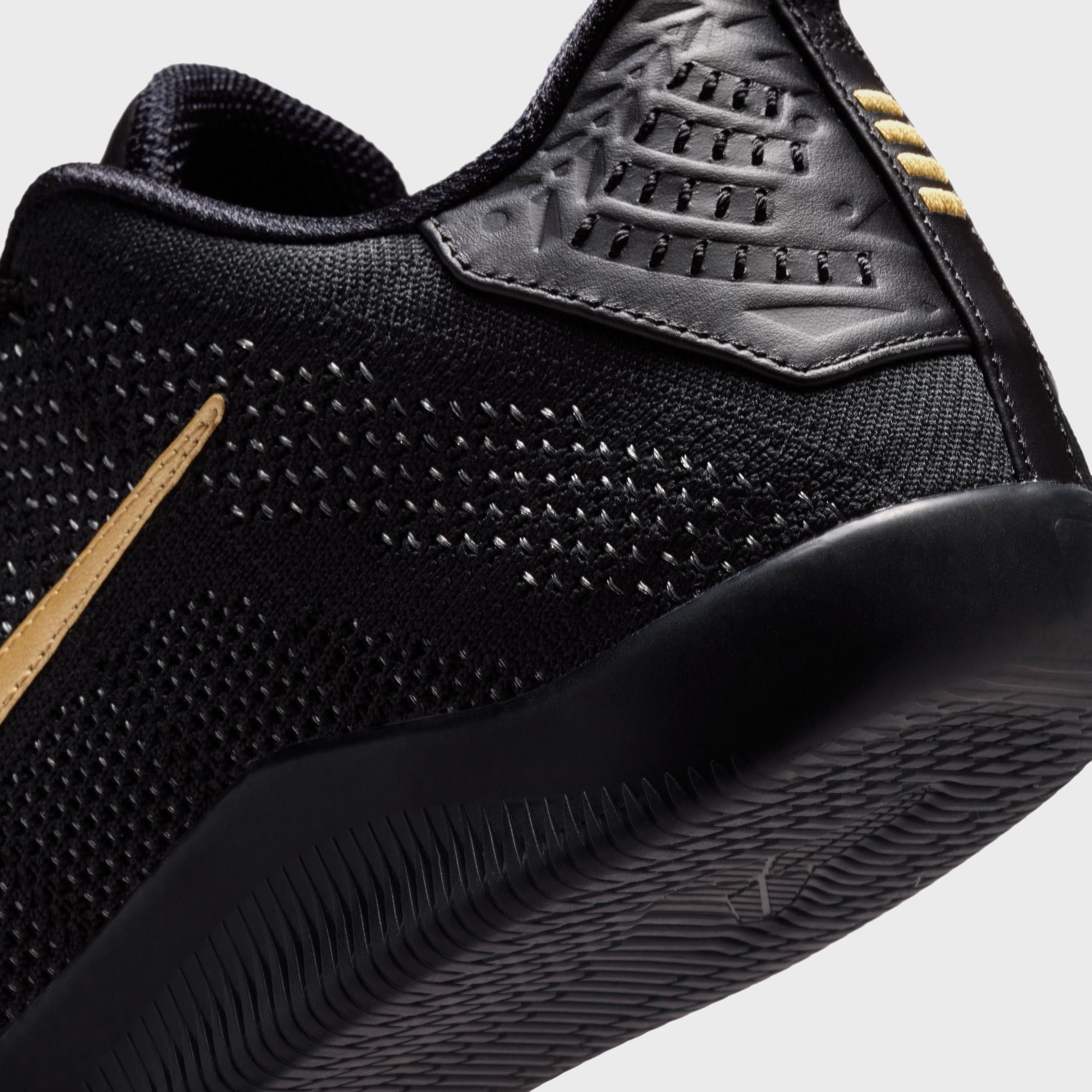 Nike Kobe 11 Elite Protro - Black / Metallic Gold