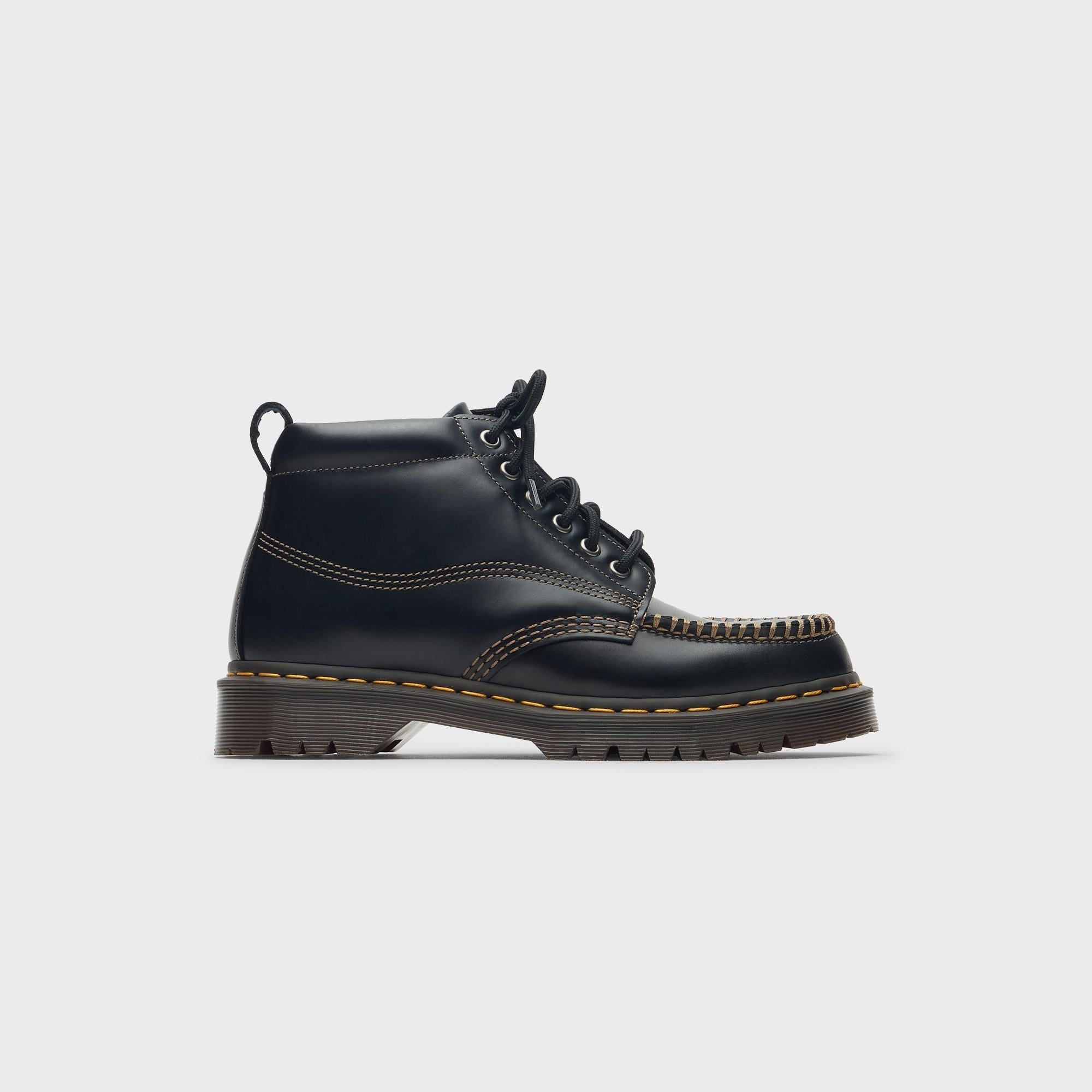 Dr. Martens Lowell Chukka - Black Orleans